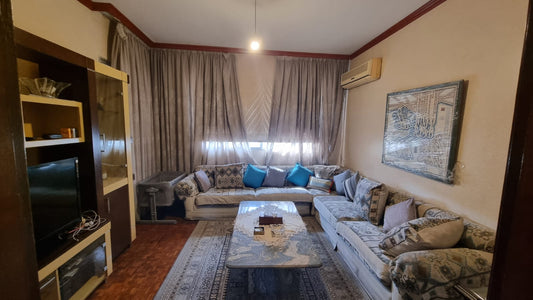 Apartment for sale in Sakiet Al Janzir - شقة للبيع في ساقية الجنزير GM111AY