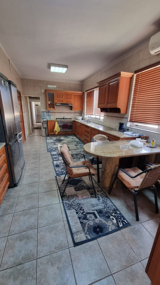 Apartment for sale in Sakiet Al Janzir - شقة للبيع في ساقية الجنزير GM111AY