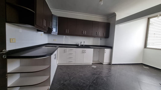 Apartment for sale in Cornet El Hamra - شقة للبيع في قرنة الحمرا GM192MAN