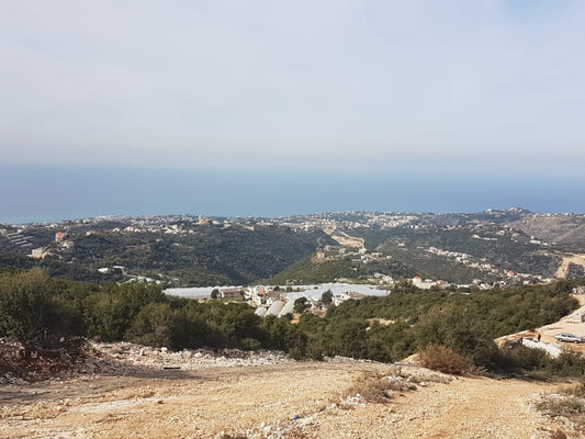 Land For Sale In Jbeil - أرض للبيع في جبيل - GM142SZ