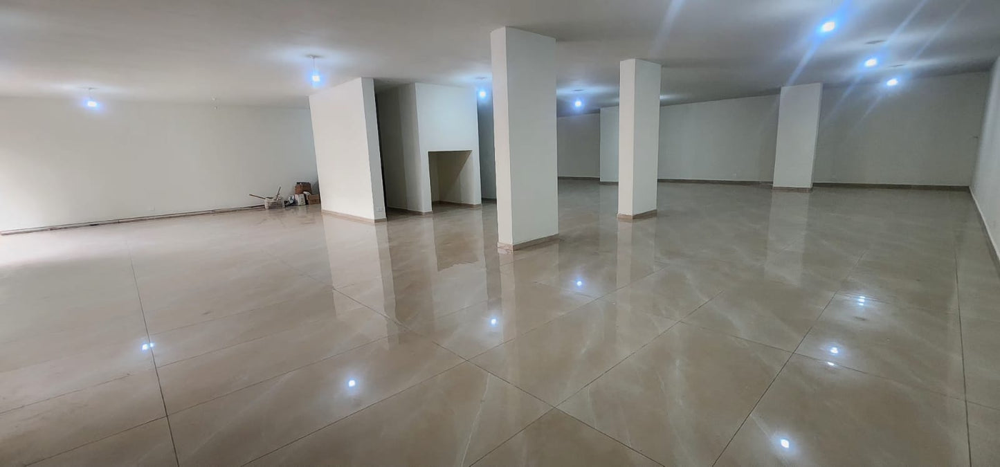 Showroom for rent in Sabtieh - صالة عرض للإيجار في السبتية GM223AJ