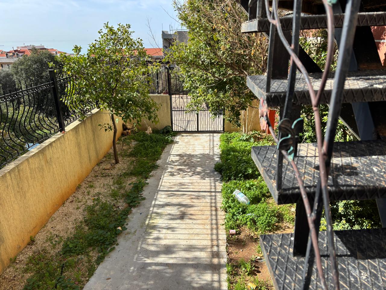 GMK114MH - Apartment For Rent In Sahel Alma شقة للإيجار في ساحل علما