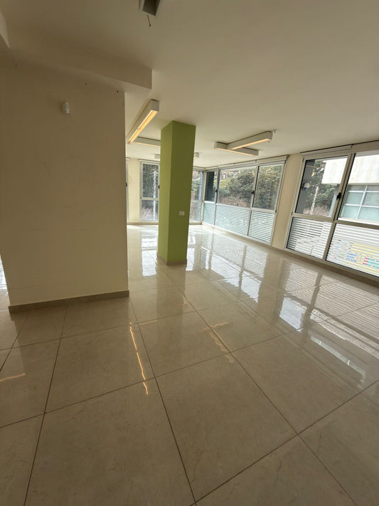 GMZ112CS Showroom for rent in Zahle - صالة عرض للإيجار في زحلة