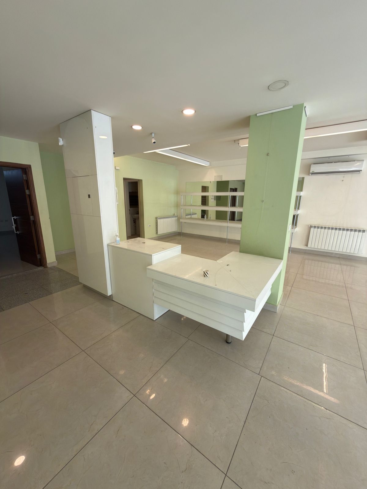 GMZ112CS Showroom for rent in Zahle - صالة عرض للإيجار في زحلة