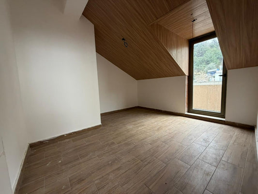 GMB123JC - Duplex With Roof For Rent In Blat - شقة دوبلكس