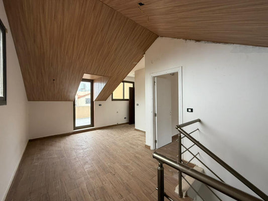 GMB123JC - Duplex With Roof For Rent In Blat - شقة دوبلكس