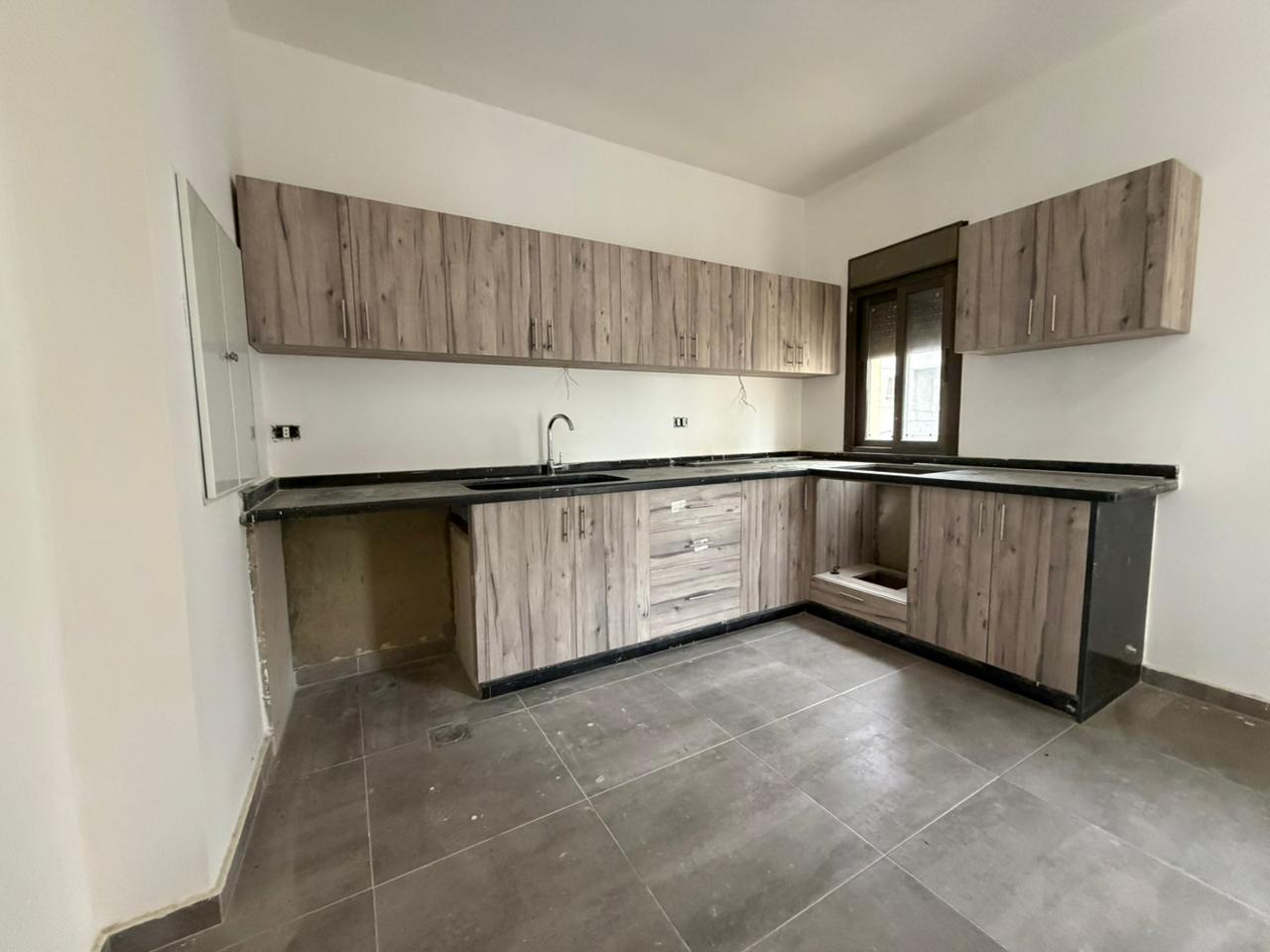 GMB123JC - Duplex With Roof For Rent In Blat - شقة دوبلكس