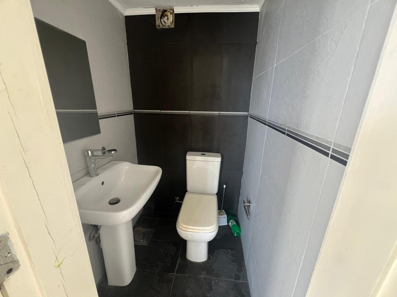 GMK103EA - Shop For Rent In Ghazir - محل للإيجار في غزير
