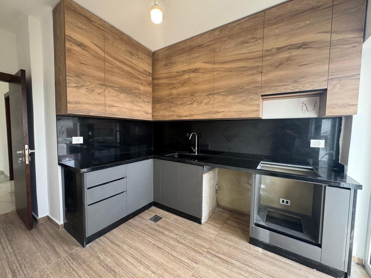 GMK232SS - Apartment For Sale In Ballouneh - شقة للبيع في بلونة