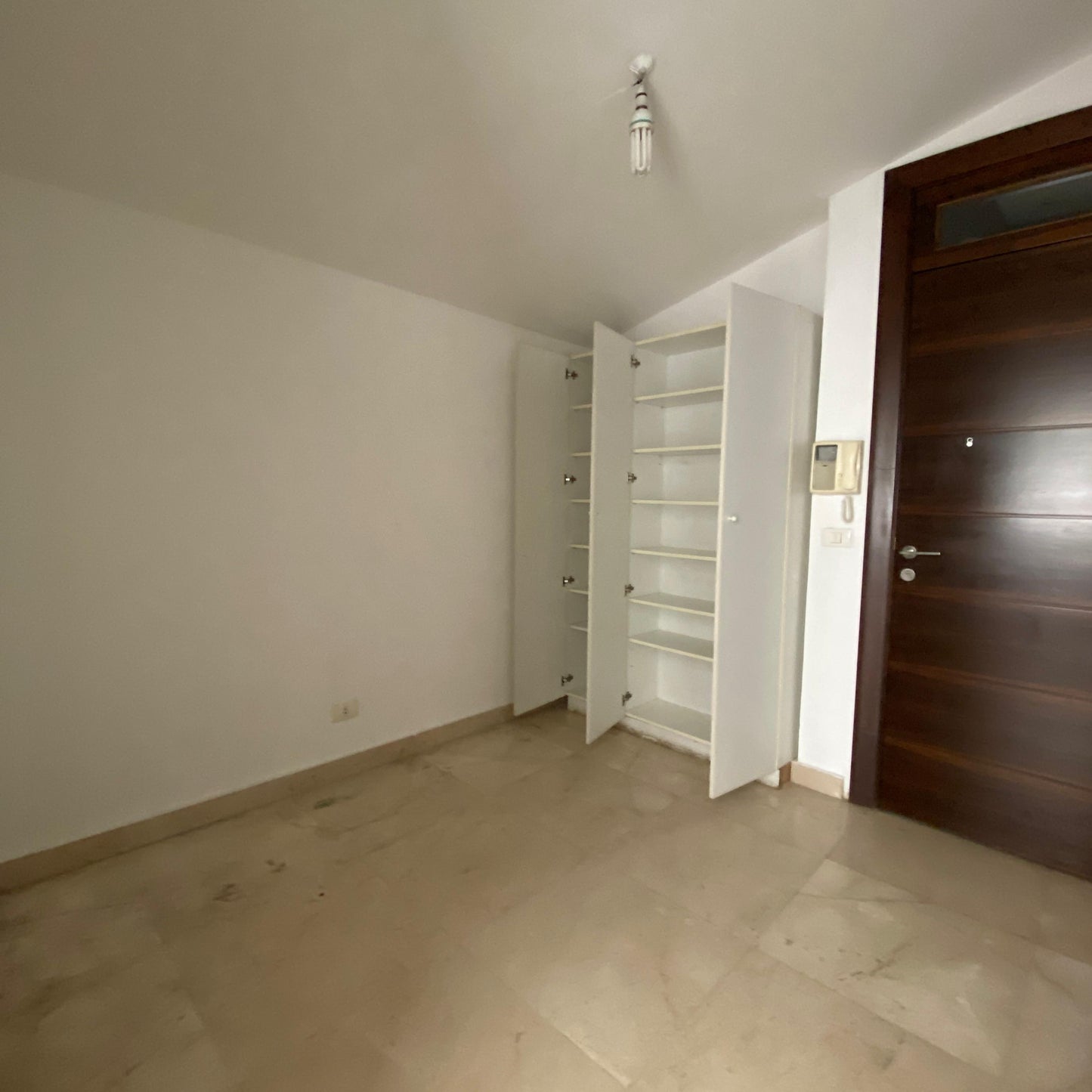 GMK166YA - Apartment For Sale In Haret Sakher - شقة للبيع في حارة صخر