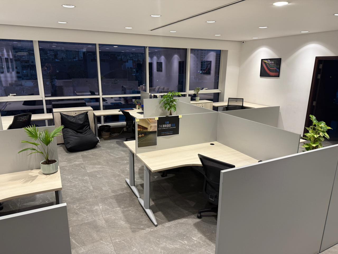 GMC465R Office for rent in Salloumi - مكتب للإيجار في الصالومي