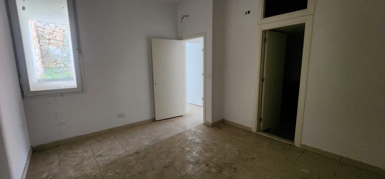 GMC243AJ Apartment for sale in Aylout - شقة للبيع في عيلوت