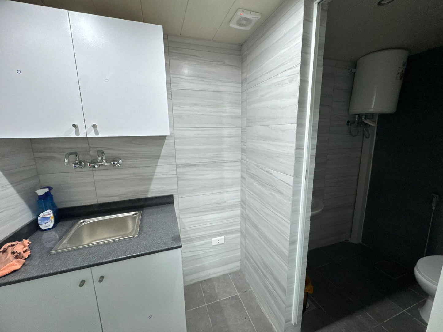 GMC470R Shop for rent in Naccache - محل للإيجار في النقاش