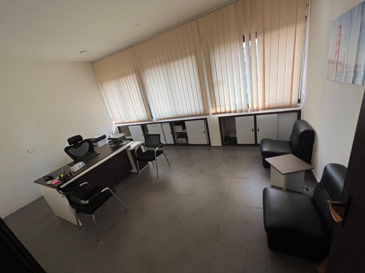 GMC471R Office for rent in Furn El Chebak - مكتب للإيجار في فرن الشباك