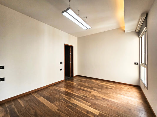 GMC136LG Office for sale in Achrafieh - مكتب للبيع في الأشرفية