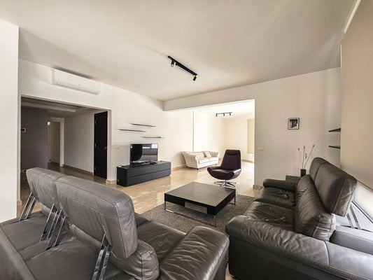 GMC137LG Apartment for sale in Achrafieh - شقة للبيع في الأشرفية