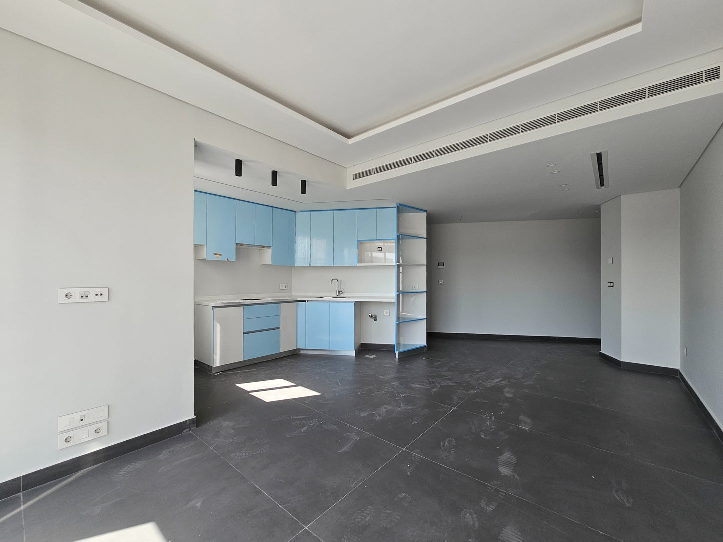 GMC151LG Apartment for sale in Achrafieh - شقة للبيع في الأشرفية