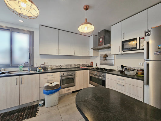 GMC155LG Apartment for sale in Achrafieh - شقة للبيع في الأشرفية