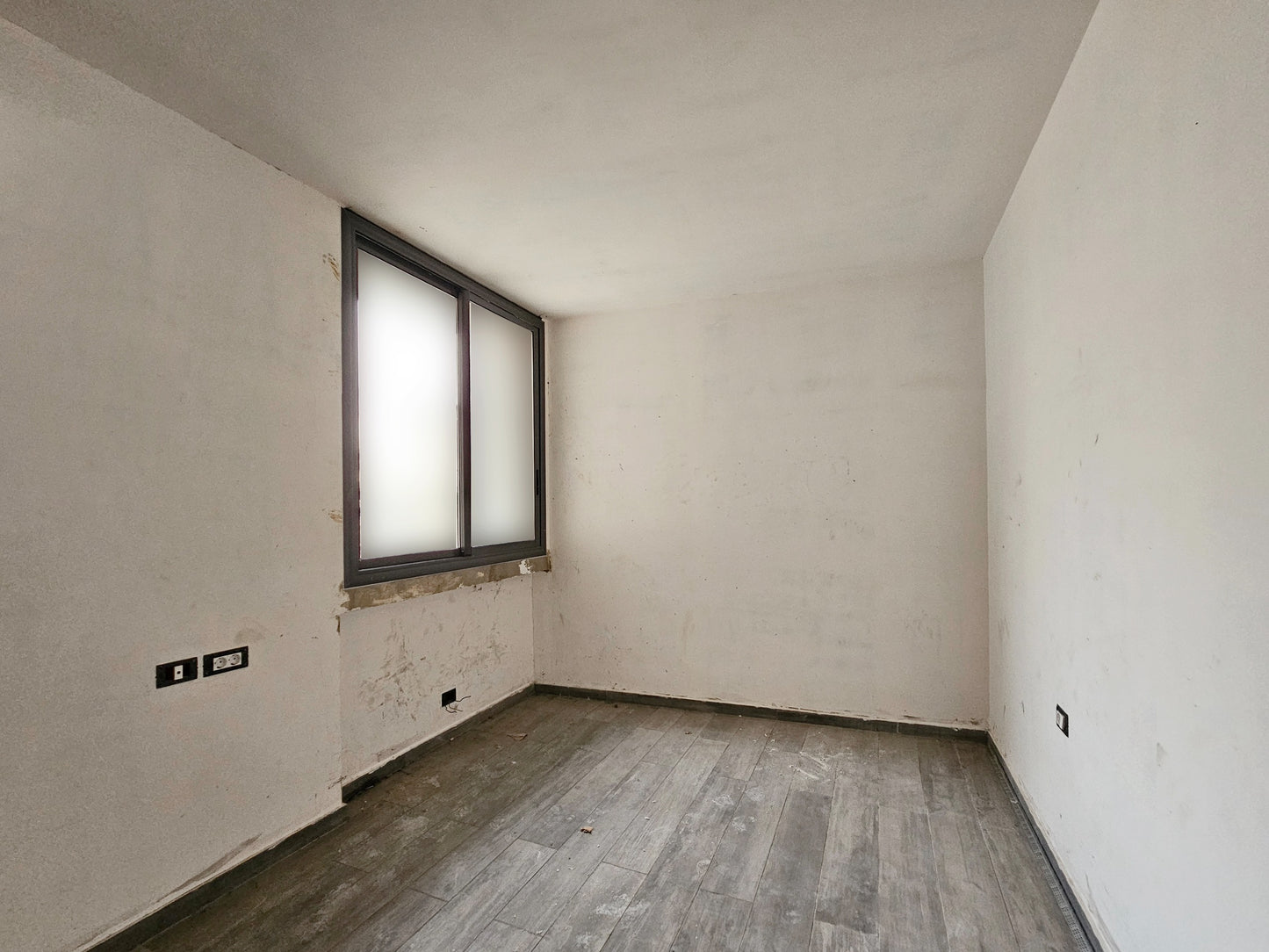 GMC163LG Apartment for sale in Achrafieh - شقة للبيع في الأشرفية